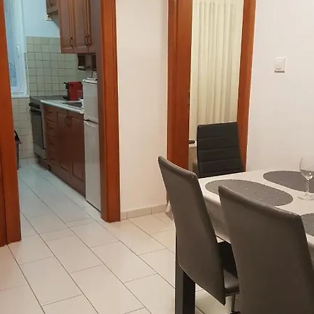 Rose Apartment *